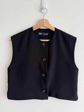 Zara Black Sleeveless Button-Front Vest